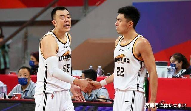 第16分钟，加西亚左侧观察后起传中，中路包抄的何塞卢头球攻门可惜击中横梁弹出。